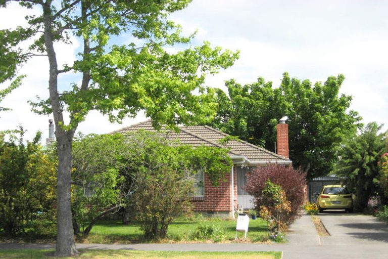 Photo of property in 39 Cranbrook Avenue, Burnside, Christchurch, 8053