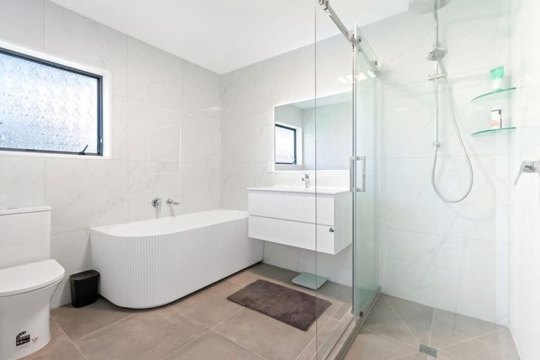 Photo of property in 53 Goodwood Drive, Goodwood Heights, Auckland, 2105