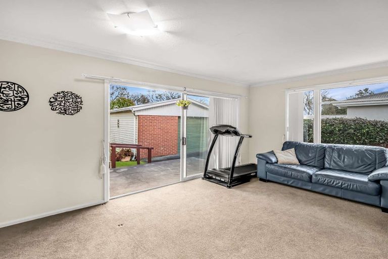 Photo of property in 11 Mottram Street, Redwood, Christchurch, 8051