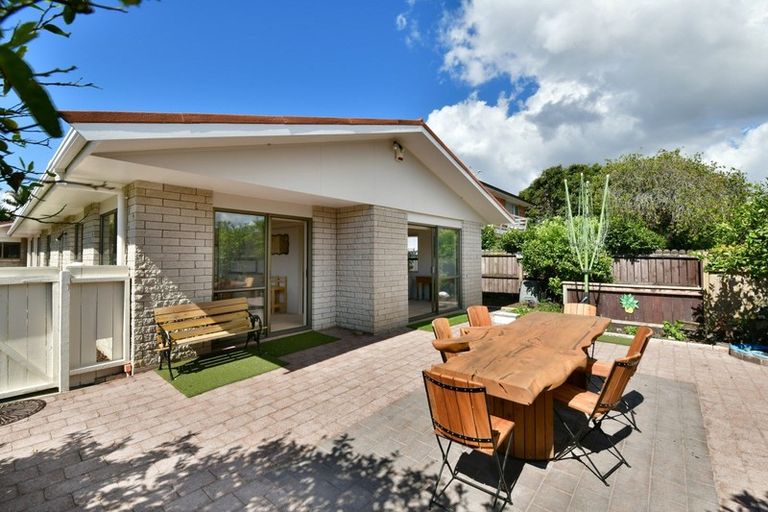 Photo of property in 19 Lillian Place, Orewa, 0931