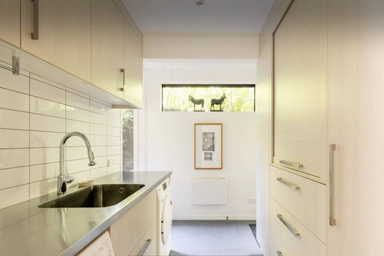 Photo of property in 136 Cheviot Road, Lowry Bay, Lower Hutt, 5013