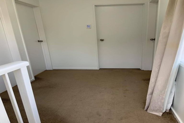 Photo of property in 11/30 John Jennings Drive, Oteha, Auckland, 0632