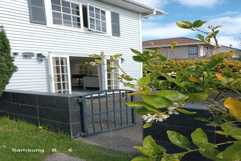 Photo of property in 2/14 Walter Street, Hauraki, Auckland, 0622