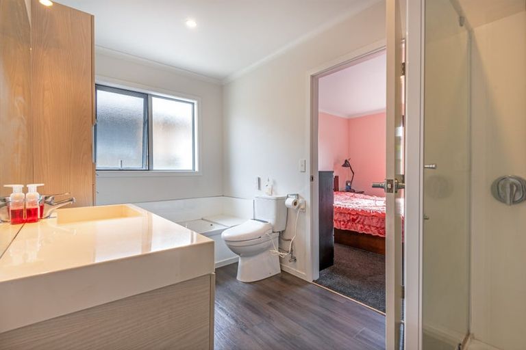 Photo of property in 8 Cardiff Street, Highbury, Palmerston North, 4412