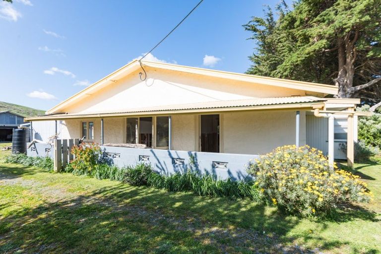 Photo of property in 15 Keppel Street, Porangahau, 4291