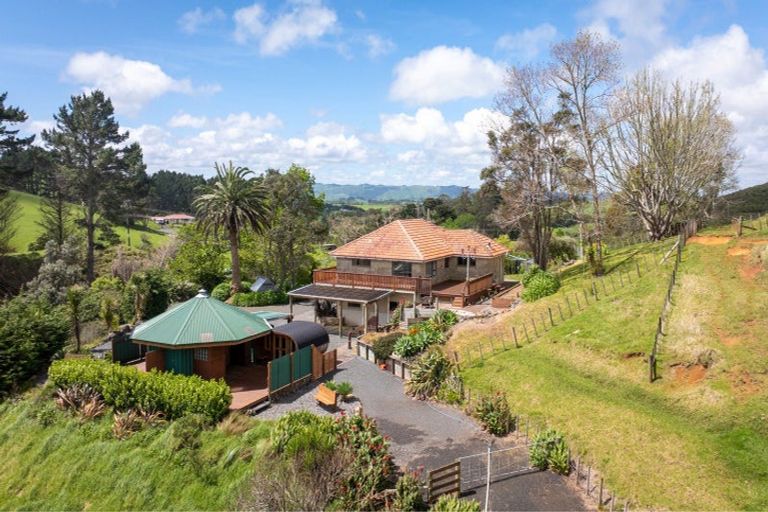 Photo of property in 4 Maungatawhiri Road, Raglan, 3295