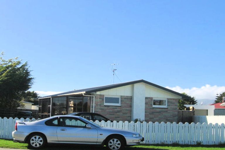 Photo of property in 23 Mazengarb Road, Paraparaumu Beach, Paraparaumu, 5032