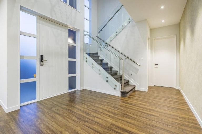 Photo of property in 8 Taraire Place, Orewa, 0931