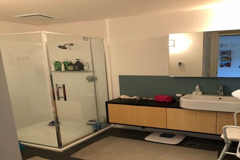 Photo of property in 76 Brougham Street, Mount Victoria, Wellington, 6011