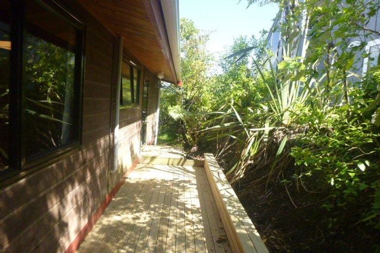 Photo of property in 6 Jacaranda Grove, Maungaraki, Lower Hutt, 5010