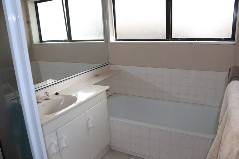 Photo of property in 35 Orangewood Drive, Northpark, Auckland, 2013