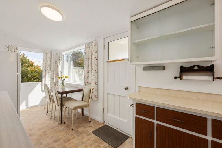 Photo of property in 32 Bridge Street, Rongotai, Wellington, 6022