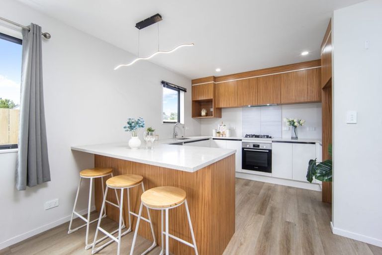 Photo of property in 8a Sharland Avenue, Manurewa, Auckland, 2102