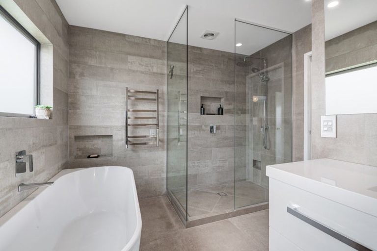 Photo of property in 42 Albatross Road, Red Beach, 0932