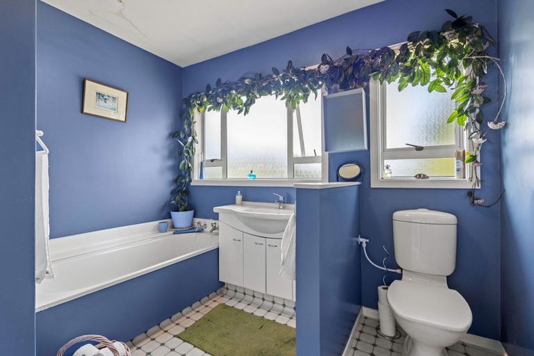 Photo of property in 32 Claridges Road, Casebrook, Christchurch, 8051