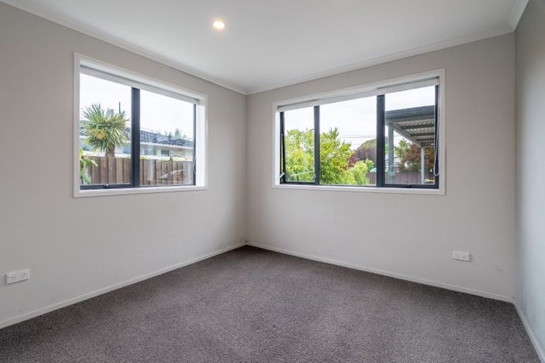 Photo of property in 104 Bowhill Road, New Brighton, Christchurch, 8083