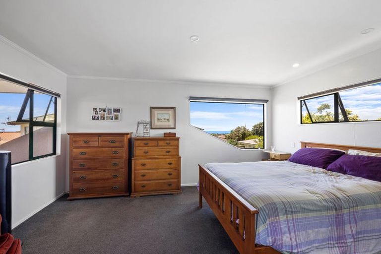 Photo of property in 9 Sandel Rise, Merrilands, New Plymouth, 4312