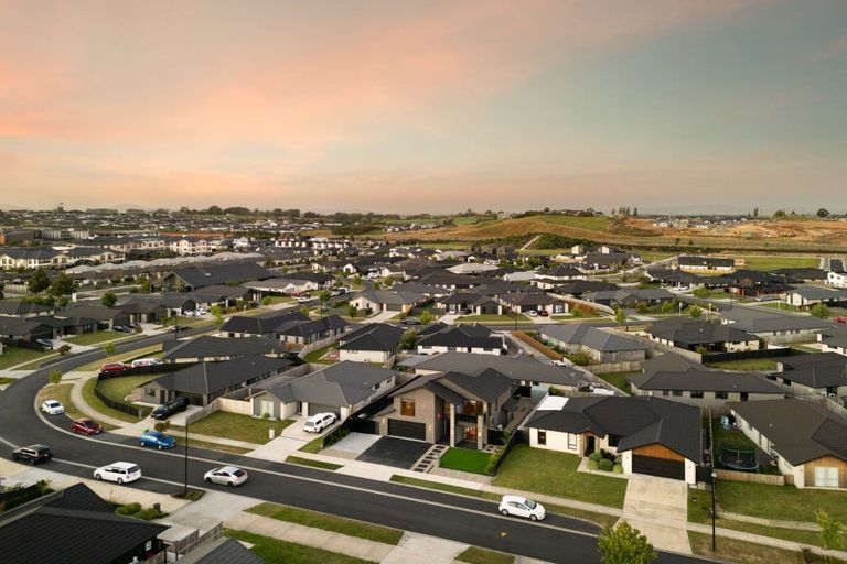 Photo of property in 27 Keerangi Place, Rototuna North, Hamilton, 3210