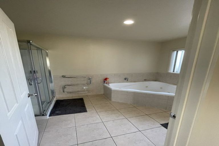 Photo of property in 3 Parkhaven Drive, Rosehill, Papakura, 2113