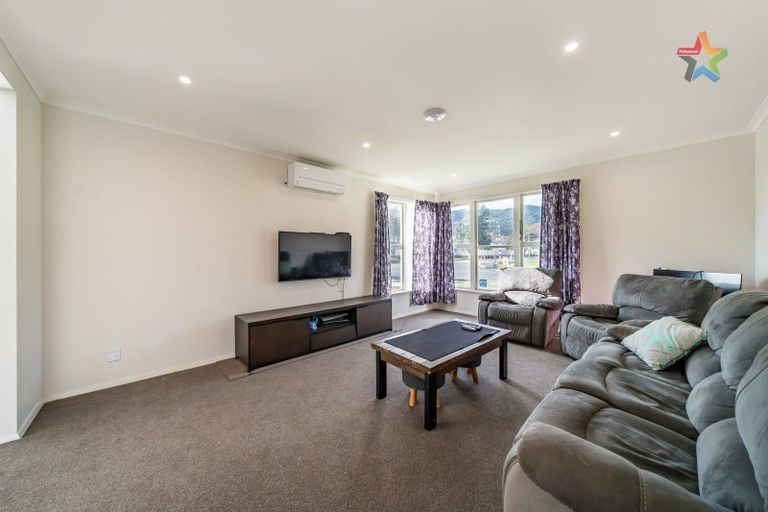 Photo of property in 2 Strand Crescent, Naenae, Lower Hutt, 5011