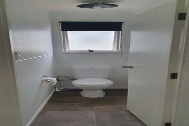 Photo of property in 19 Becker Drive, Weymouth, Auckland, 2103