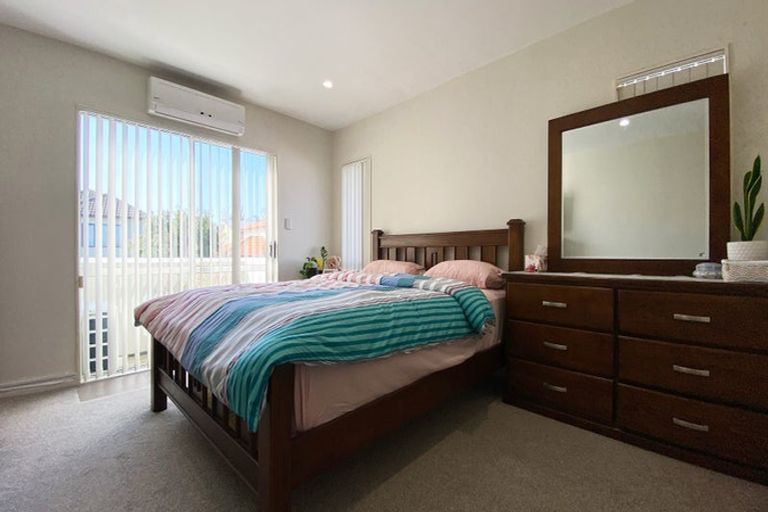 Photo of property in 9 Bezar Place, Flat Bush, Auckland, 2016