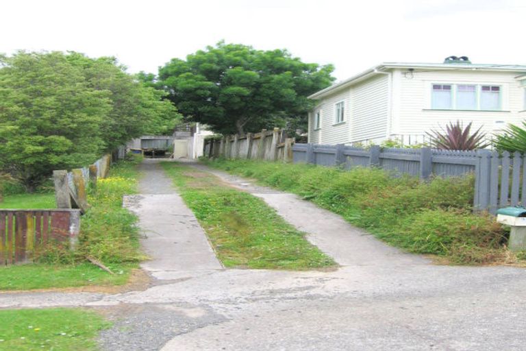 Photo of property in 29a Clayburn Road, Glen Eden, Auckland, 0602