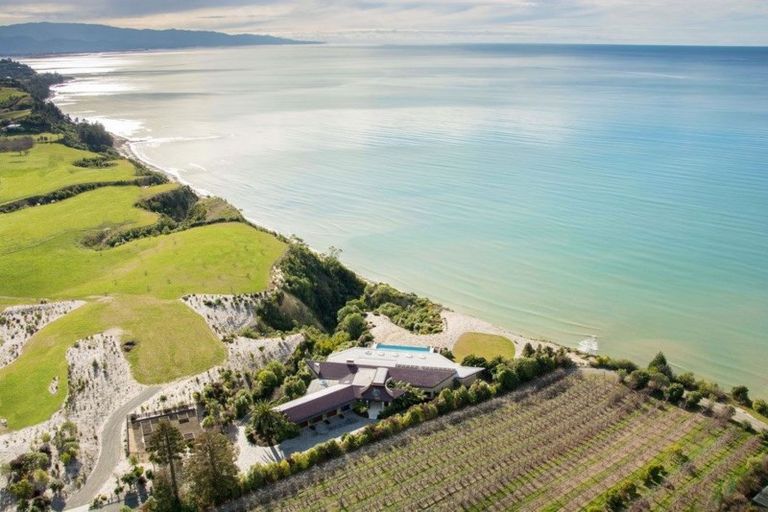 Photo of property in 90 Aporo Road, Ruby Bay, Upper Moutere, 7173