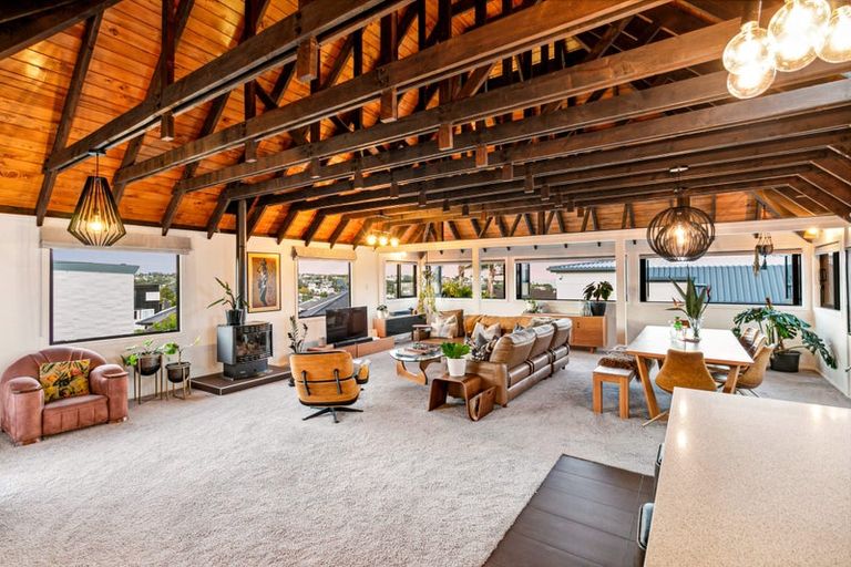 Photo of property in 9 Scarboro Terrace, Murrays Bay, Auckland, 0630