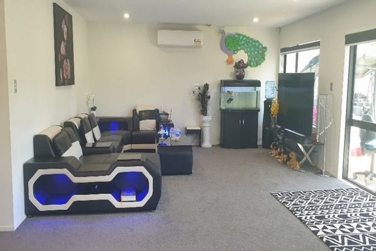 Photo of property in 18b Riverpark Crescent, Henderson, Auckland, 0610