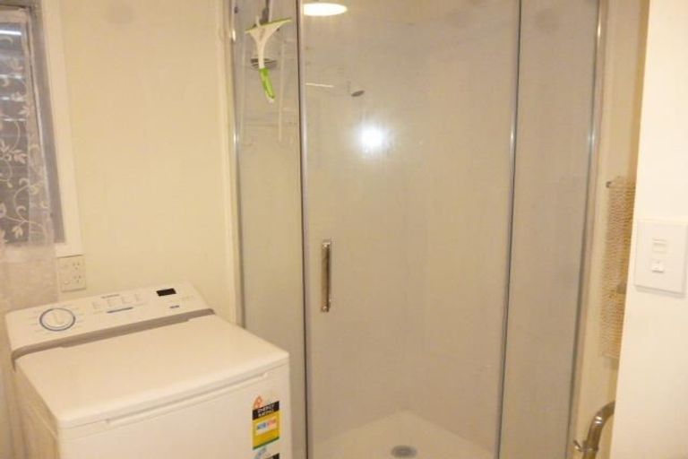 Photo of property in 83 Beach Road, Mellons Bay, Auckland, 2014