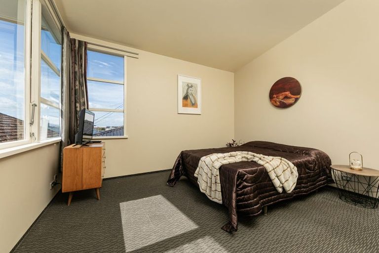 Photo of property in 39b Forrest Hill Road, Milford, Auckland, 0620