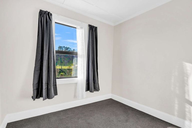 Photo of property in 5 Banks Street, Tolaga Bay, 4077