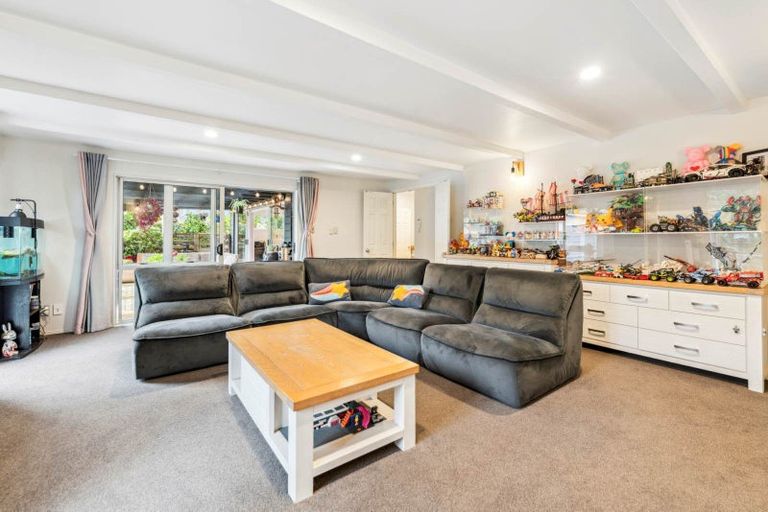 Photo of property in 22 Whitford Park Road, Whitford, Howick, 2571