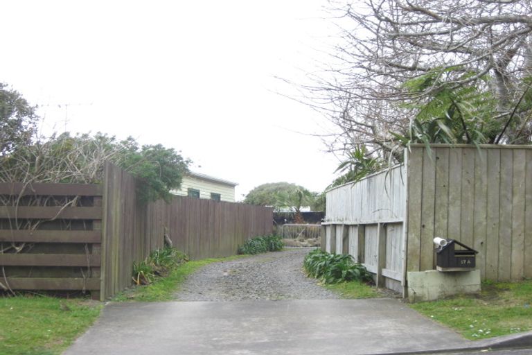Photo of property in 17a Donnelly Street, Oakura, 4314