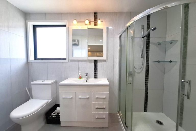 Photo of property in 38 Brougham Place, West Harbour, Auckland, 0618