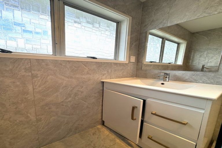 Photo of property in 20 Camphora Place, Ranui, Auckland, 0612