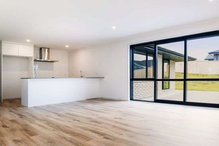 Photo of property in 14 Bathurst Crescent, Pokeno, 2402