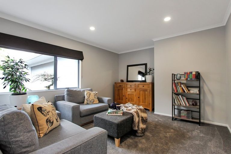 Photo of property in 17 Edward Payton Grove, Pukehangi, Rotorua, 3015