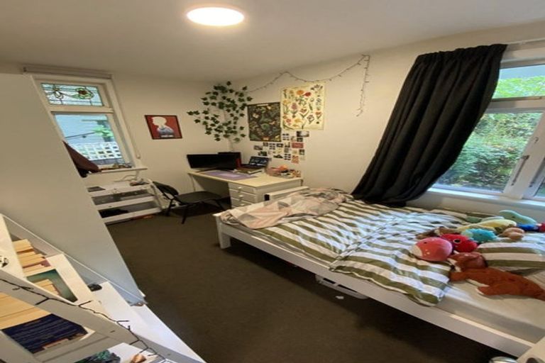 Photo of property in 4a Easdale Street, Kelburn, Wellington, 6012