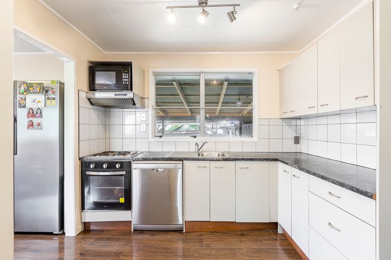 Photo of property in 12 Avro Place, Mangere, Auckland, 2022