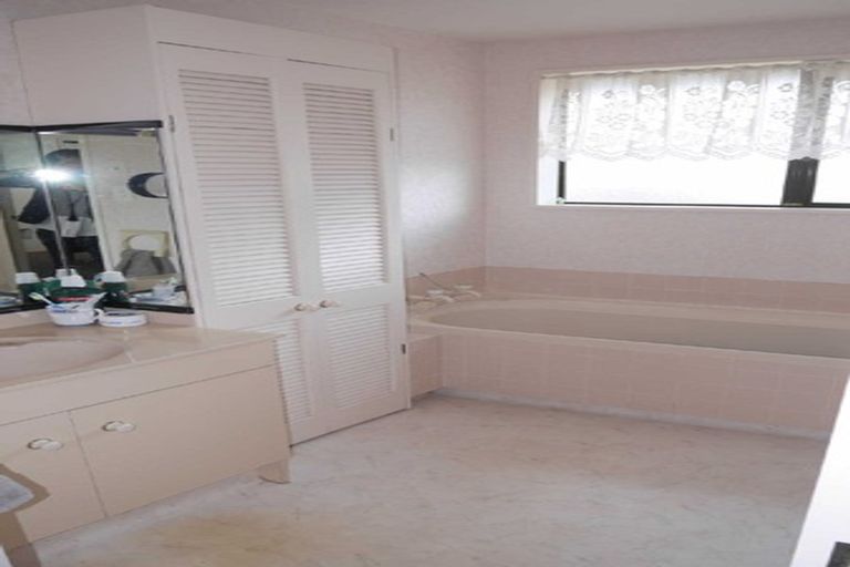 Photo of property in 8 Algie Place, Avonhead, Christchurch, 8042