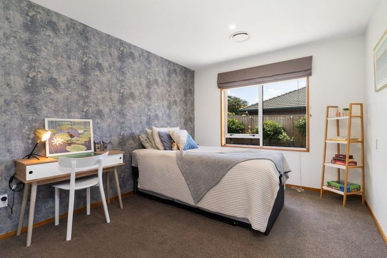 Photo of property in 10 Addison Place, Halswell, Christchurch, 8025