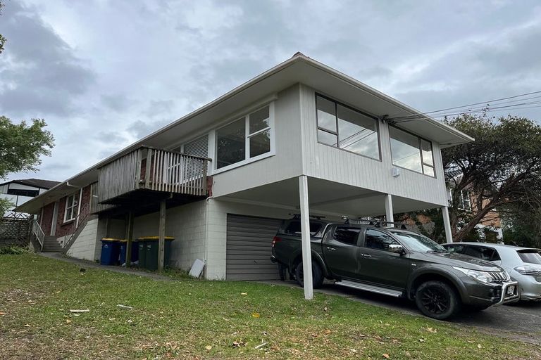 Photo of property in 1/99 Archers Road, Hillcrest, Auckland, 0629