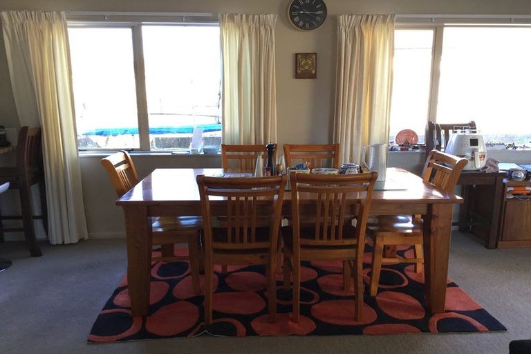 Photo of property in 38 Espalier Drive, Henderson, Auckland, 0612