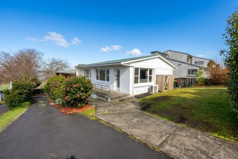 Photo of property in 1/75 Pembroke Street, Hamilton Lake, Hamilton, 3204