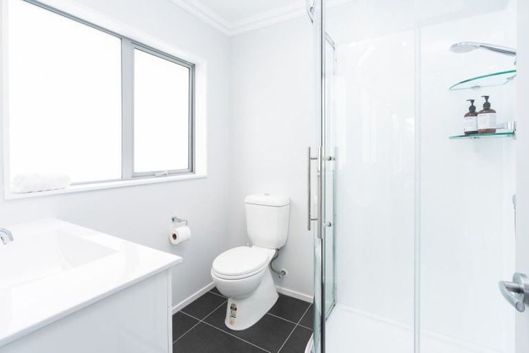 Photo of property in 15 Belize Grove, Grenada Village, Wellington, 6037