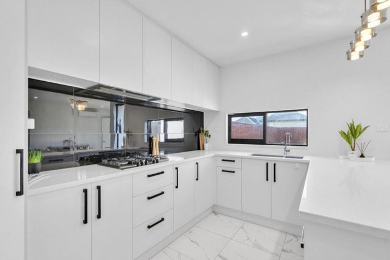 Photo of property in 6 Crosado Place, Rolleston, 7614