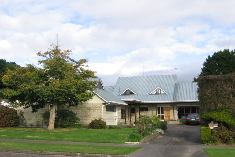 Photo of property in 77 Nimmo Avenue East, Waikanae, 5036