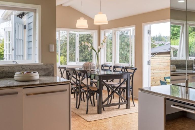 Photo of property in 81 Oraha Road, Kumeu, 0892